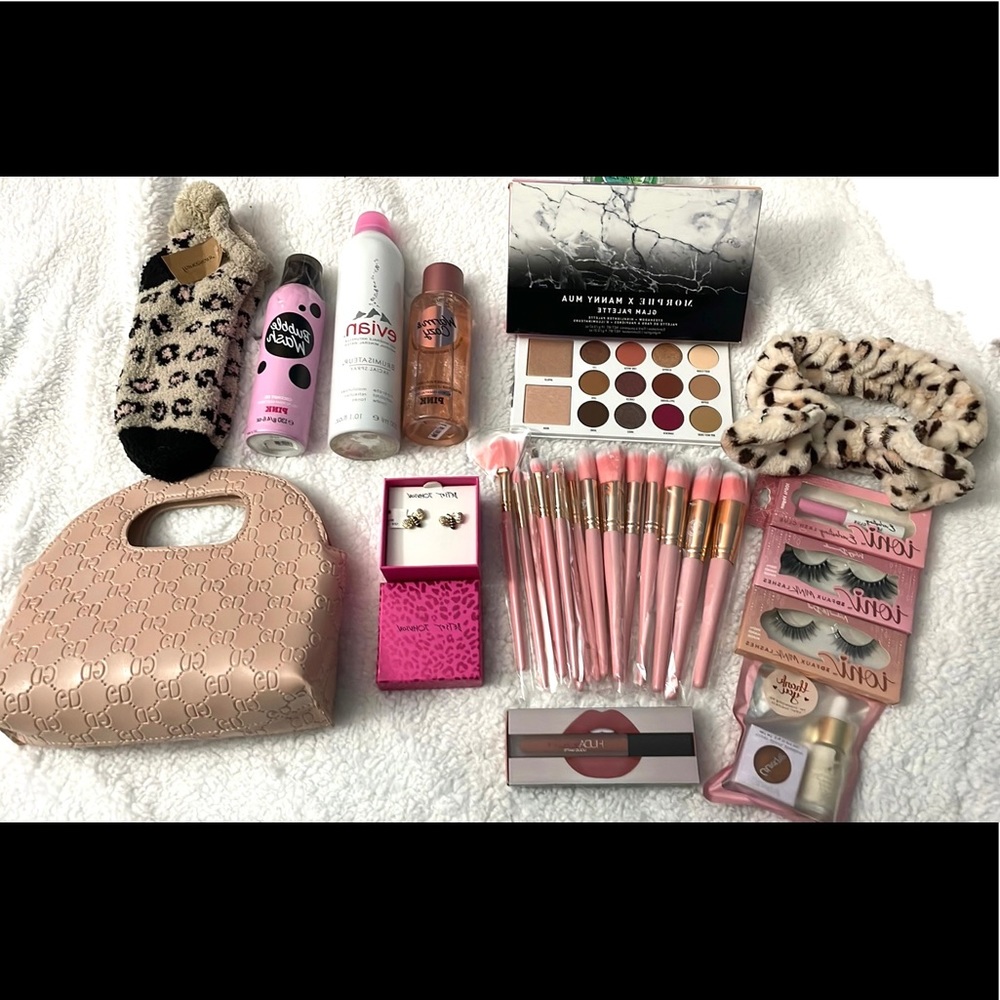 Morphe Make up Bundle, High end, Huda, daizy Kat brushes Retail on all 250